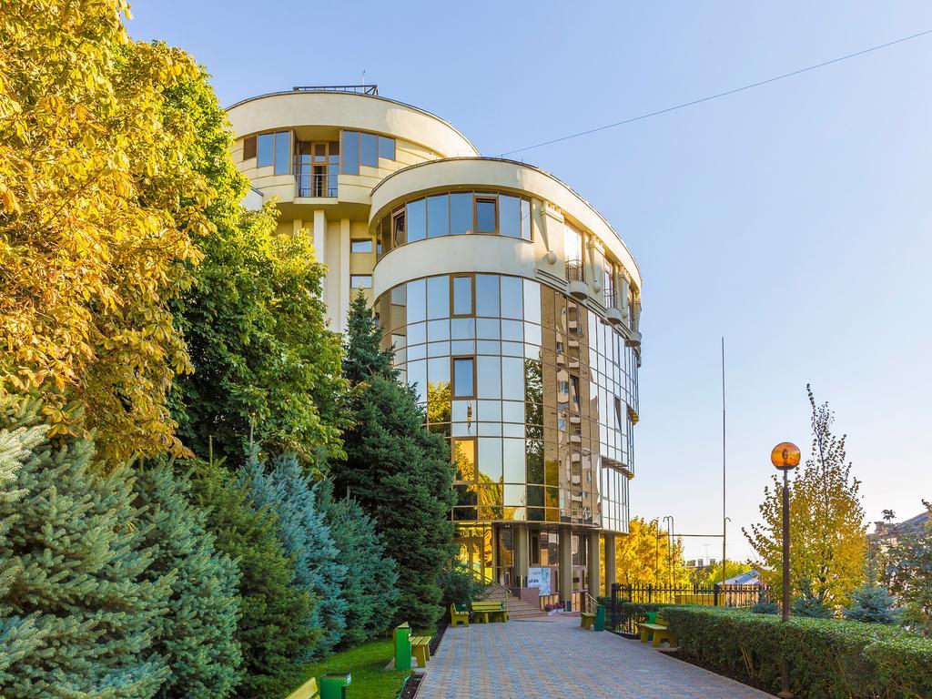 Zhemchuzhina Hotel Saratov Exterior foto